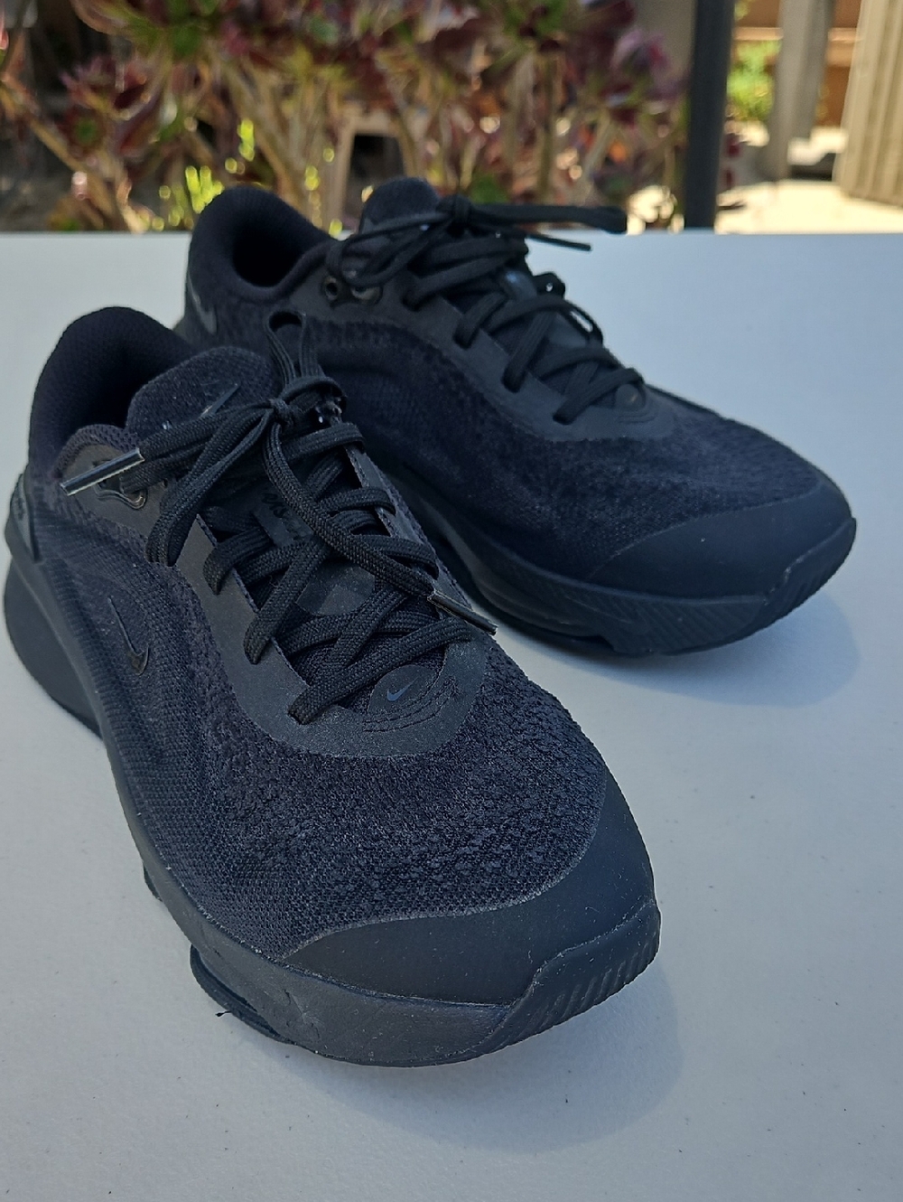 Nike Women's Black Low-Profile Athletic Sneakers